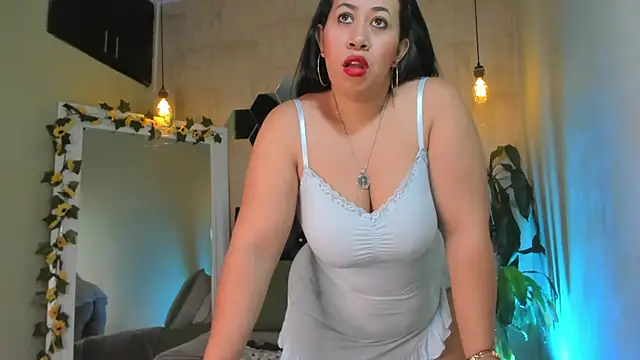 Snapshot of Fransheska-mon chatting on 05-02-26, 02:33 Fransheska-mon online show from 05-02-26, 02:33