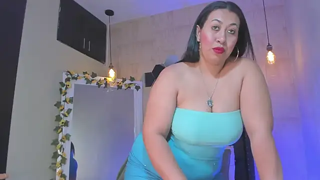 Snapshot of Fransheska-mon chatting on 05-14-26, 02:13 Fransheska-mon online show from 05-14-26, 02:13