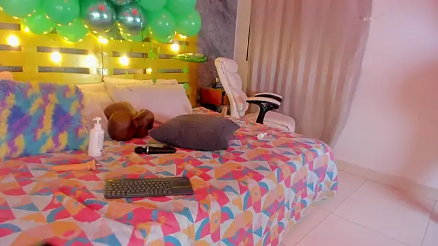 Snapshot of Rubi_Love_ chatting on 03-21-25, 06:16 Rubi Love online show from 03-21-25, 06:16