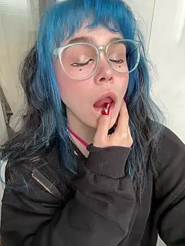 MaddisonHaas online show from 04-18-26, 01:37