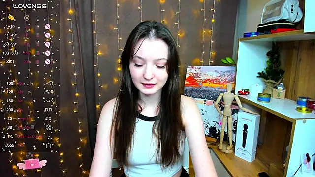 Snapshot of Fairyy_Moon chatting on 12-16-24, 12:38 Fairyy Moon online show from 12-16-24, 12:38