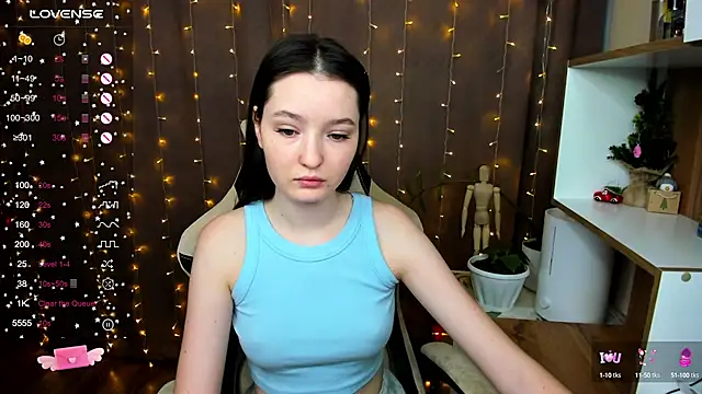 Snapshot of Fairyy_Moon chatting on 01-07-25, 08:13 Fairyy Moon online show from 01-07-25, 08:13