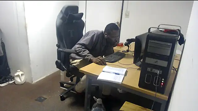 Mastertopdome online show from 07-08-26, 01:43