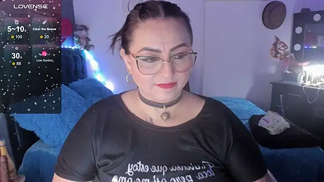 Snapshot of Ivonnee__ chatting on 01-30-25, 07:29 Ivonnee   online show from 01-30-25, 07:29