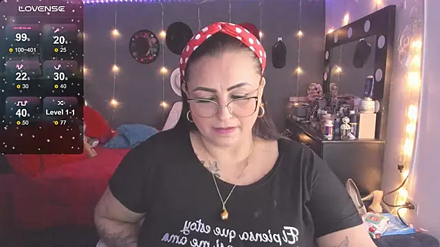 Snapshot of Ivonnee__ chatting on 02-26-25, 06:47 Ivonnee   online show from 02-26-25, 06:47