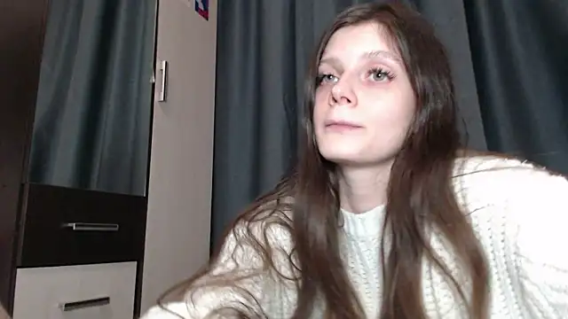 Snapshot of Effi_18 chatting on 10-22-25, 07:24 Effi 18 online show from 10-22-25, 07:24