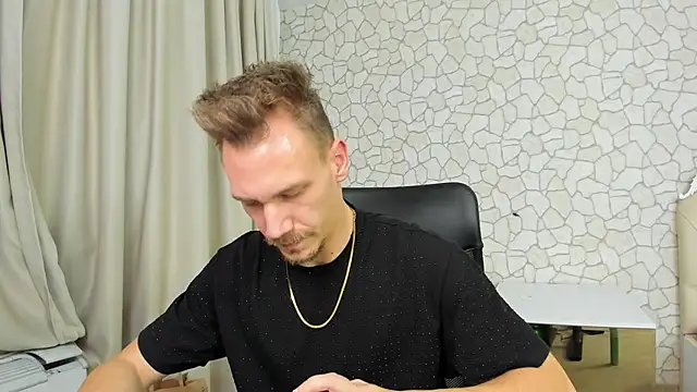 MateoBenjaminX online show from 12-19-24, 05:18