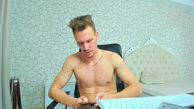 MateoBenjaminX online show from 01-10-25, 11:29