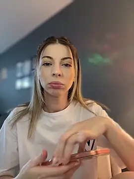 Mia Ethan online show from 05-27-26, 12:02