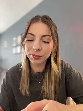 Mia Ethan online show from 06-10-26, 07:18