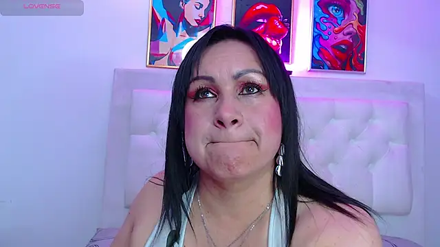 jescaoporto4 online show from 03-28-26, 09:03