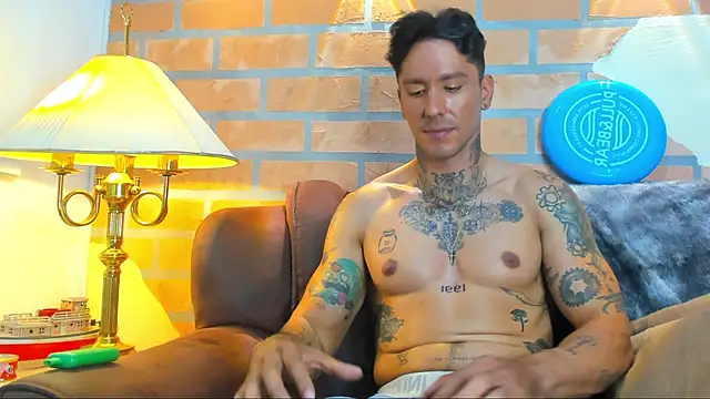 Snapshot of Dylanstonne chatting on 02-24-25, 10:25 Dylanstonne online show from 02-24-25, 10:25