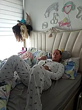 Snapshot of Sparkle2206 chatting on 02-24-26, 02:15 Sparkle2206 online show from 02-24-26, 02:15