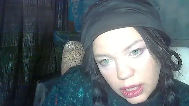 Snapshot of iva_spirit chatting on 01-14-25, 11:53 iva spirit online show from 01-14-25, 11:53