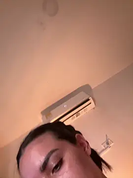 Pink Jazmin online show from 04-16-26, 01:17