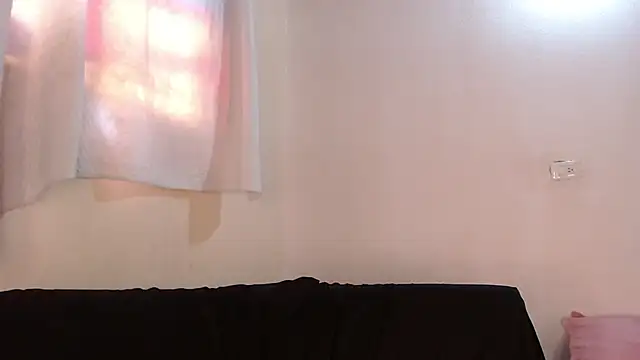 maraa lee online show from 10-10-25, 02:49