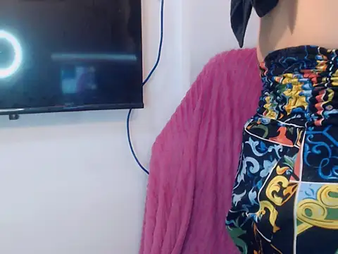 Snapshot of Nathalie_Heartxoxo69 chatting on 05-22-26, 03:39 Nathalie Heartxoxo69 online show from 05-22-26, 03:39