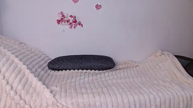 bellaa love  online show from 04-01-26, 12:11