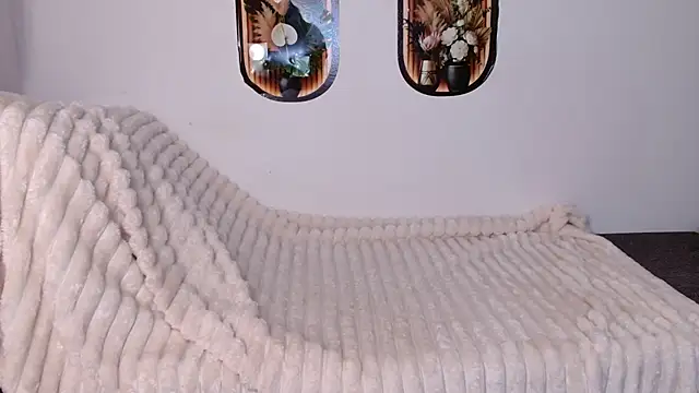 bellaa love  online show from 04-15-26, 12:17