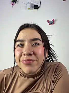 Snapshot of Im_Valen_Cute chatting on 12-28-24, 02:33 Im Valen Cute online show from 12-28-24, 02:33