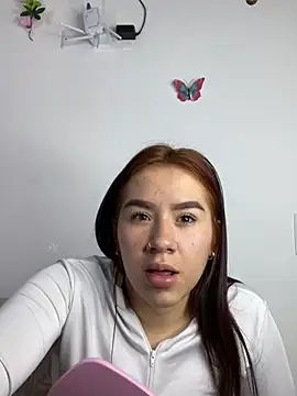 Snapshot of Im_Valen_Cute chatting on 01-20-25, 11:21 Im Valen Cute online show from 01-20-25, 11:21