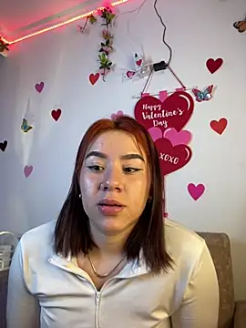 Snapshot of Im_Valen_Cute chatting on 02-08-25, 12:28 Im Valen Cute online show from 02-08-25, 12:28