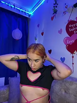 Snapshot of Im_Valen_Cute chatting on 02-12-25, 11:30 Im Valen Cute online show from 02-12-25, 11:30