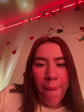Snapshot of Im_Valen_Cute chatting on 03-21-25, 02:18 Im Valen Cute online show from 03-21-25, 02:18