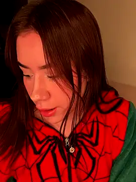 Snapshot of Im_Valen_Cute chatting on 09-21-25, 04:58 Im Valen Cute online show from 09-21-25, 04:58