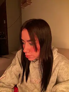 Snapshot of Im_Valen_Cute chatting on 06-19-26, 03:33 Im Valen Cute online show from 06-19-26, 03:33