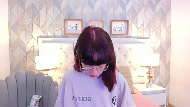 Snapshot of Nastya_Fantasy chatting on 02-05-25, 07:31 Nastya Fantasy online show from 02-05-25, 07:31