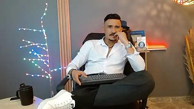 Reiko 85  online show from 02-10-26, 06:12