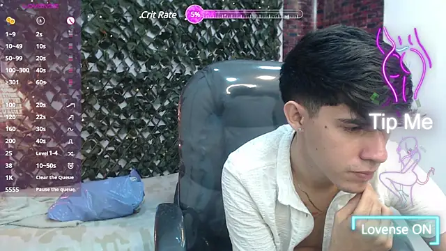 Snapshot of Dyla_n18 chatting on 03-16-25, 01:49 Dyla n18 online show from 03-16-25, 01:49