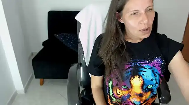 Milf karlye online show from 12-22-24, 07:33