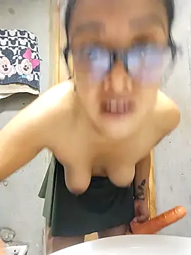 Snapshot of Vanessagirld chatting on 03-01-25, 04:15 Vanessagirld online show from 03-01-25, 04:15