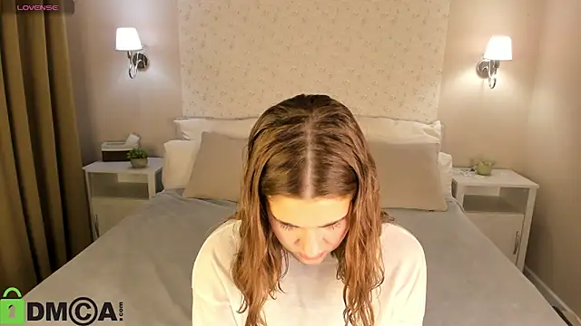 Jennifer Wadee online show from 04-21-26, 12:01