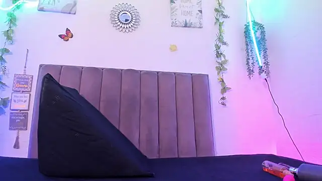 DeisyHarper online show from 10-30-25, 06:26