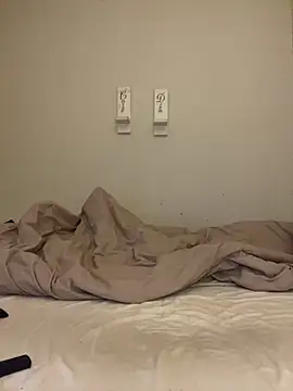 Mandispandis1 online show from 12-22-25, 11:24