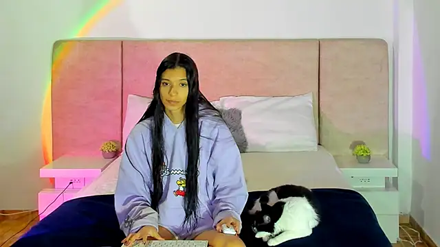 alanaget1 online show from 01-07-25, 05:33