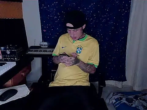 patrik tattoo  online show from 01-07-25, 04:50