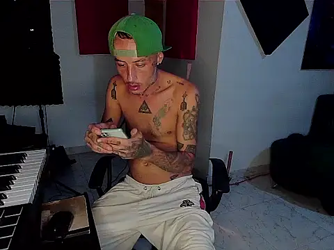 patrik tattoo  online show from 11-15-25, 09:28