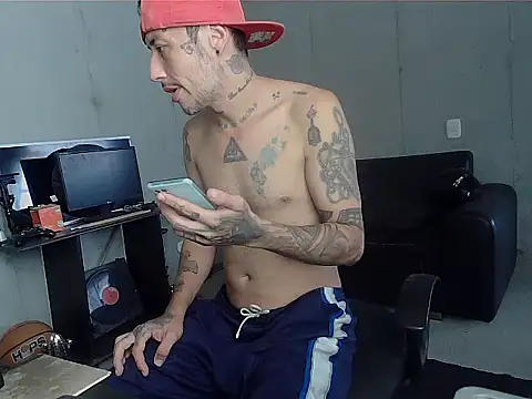 patrik tattoo  online show from 03-04-26, 04:24