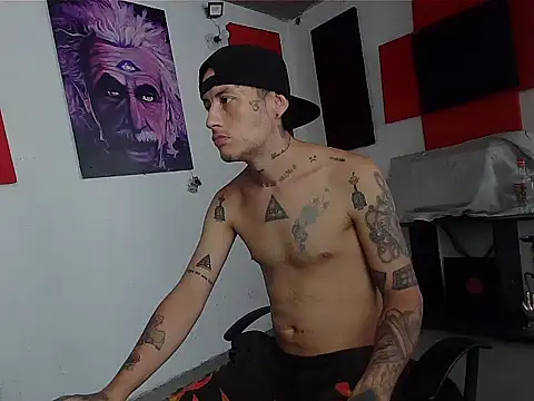 Snapshot of patrik_tattoo_ chatting on 06-22-26, 09:45 patrik tattoo online show from 06-22-26, 09:45