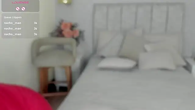 tutu milf online show from 04-10-26, 07:18