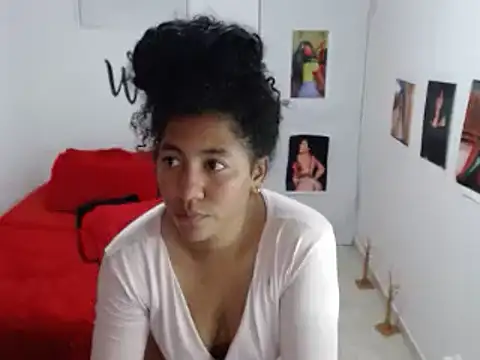 Snapshot of bellacrespalatina chatting on 01-10-25, 02:46 bellacrespalatina online show from 01-10-25, 02:46