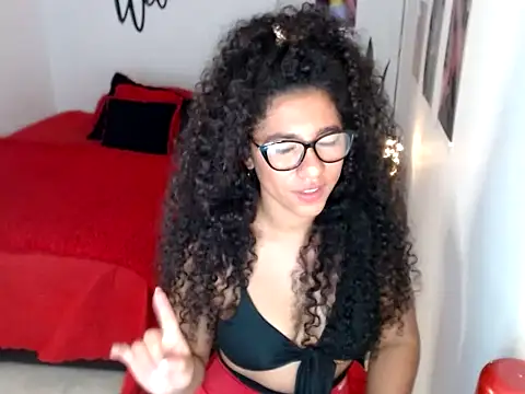 Snapshot of bellacrespalatina chatting on 09-16-25, 07:31 bellacrespalatina online show from 09-16-25, 07:31
