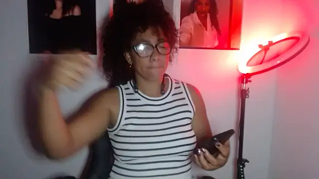 Snapshot of bellacrespalatina chatting on 10-07-25, 08:33 bellacrespalatina online show from 10-07-25, 08:33