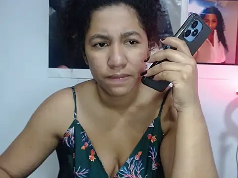Snapshot of bellacrespalatina chatting on 10-12-25, 10:31 bellacrespalatina online show from 10-12-25, 10:31