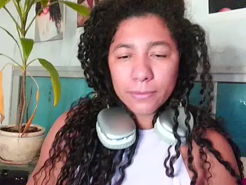 Snapshot of bellacrespalatina chatting on 05-02-26, 04:39 bellacrespalatina online show from 05-02-26, 04:39