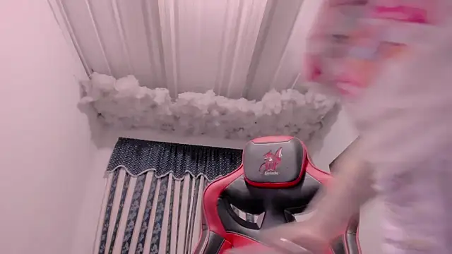 Snapshot of Lauu_G chatting on 09-15-25, 09:20 Lauu G online show from 09-15-25, 09:20